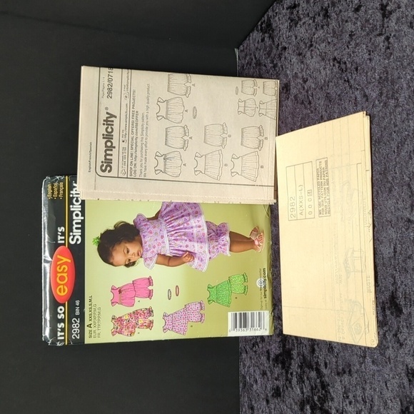 Simplicity 2982 Uncut Girl's Top & Bloomers Sewing Pattern Size A (XXS-L) - Picture 3 of 3